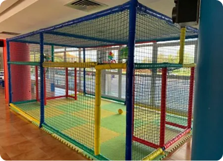 Cancha de fútbol y baloncesto