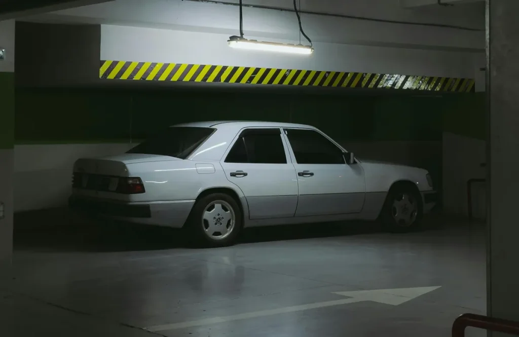 Tu coche parado en el garaje: ¿Qué hacer si solo lo usas de vez en cuando?