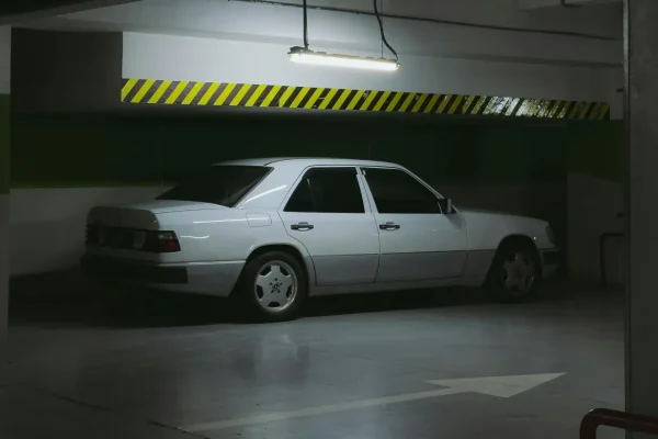 Tu coche parado en el garaje: ¿Qué hacer si solo lo usas de vez en cuando?