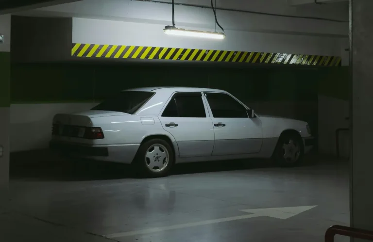 Tu coche parado en el garaje: ¿Qué hacer si solo lo usas de vez en cuando?